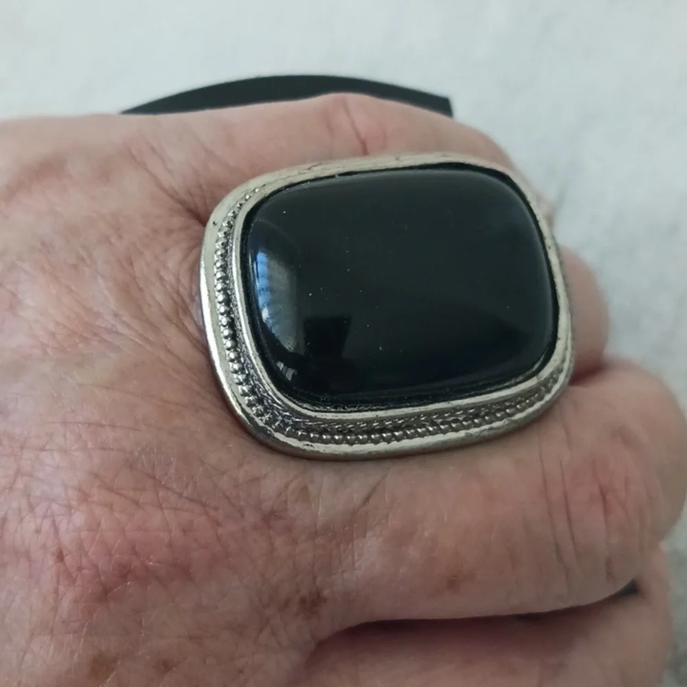 H&M Black Square Fx. Onyx and Dark Grey Statement Ring Sz. M - Picture 6 of 7